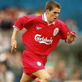 Owen con la camiseta del Liverpool FC 1996-98